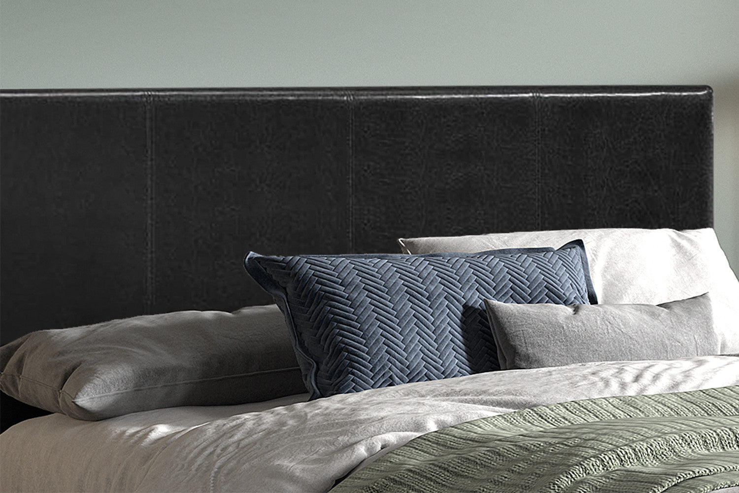 Bed 'Roma' 140x200 met lattenbodem PU Zwart