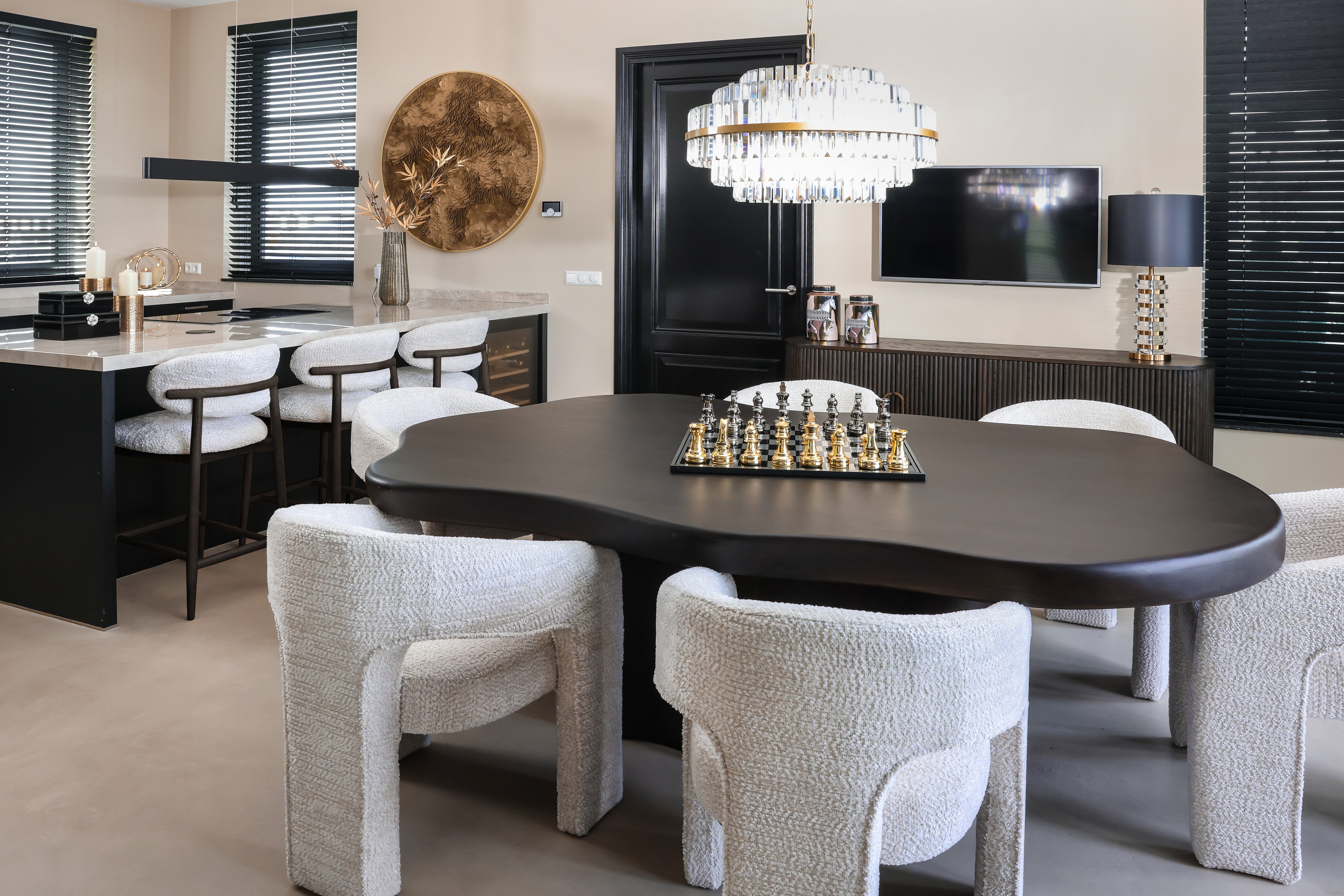 Eettafel Sherman – 230 x 139 cm  Organisch gevormd acaciahout