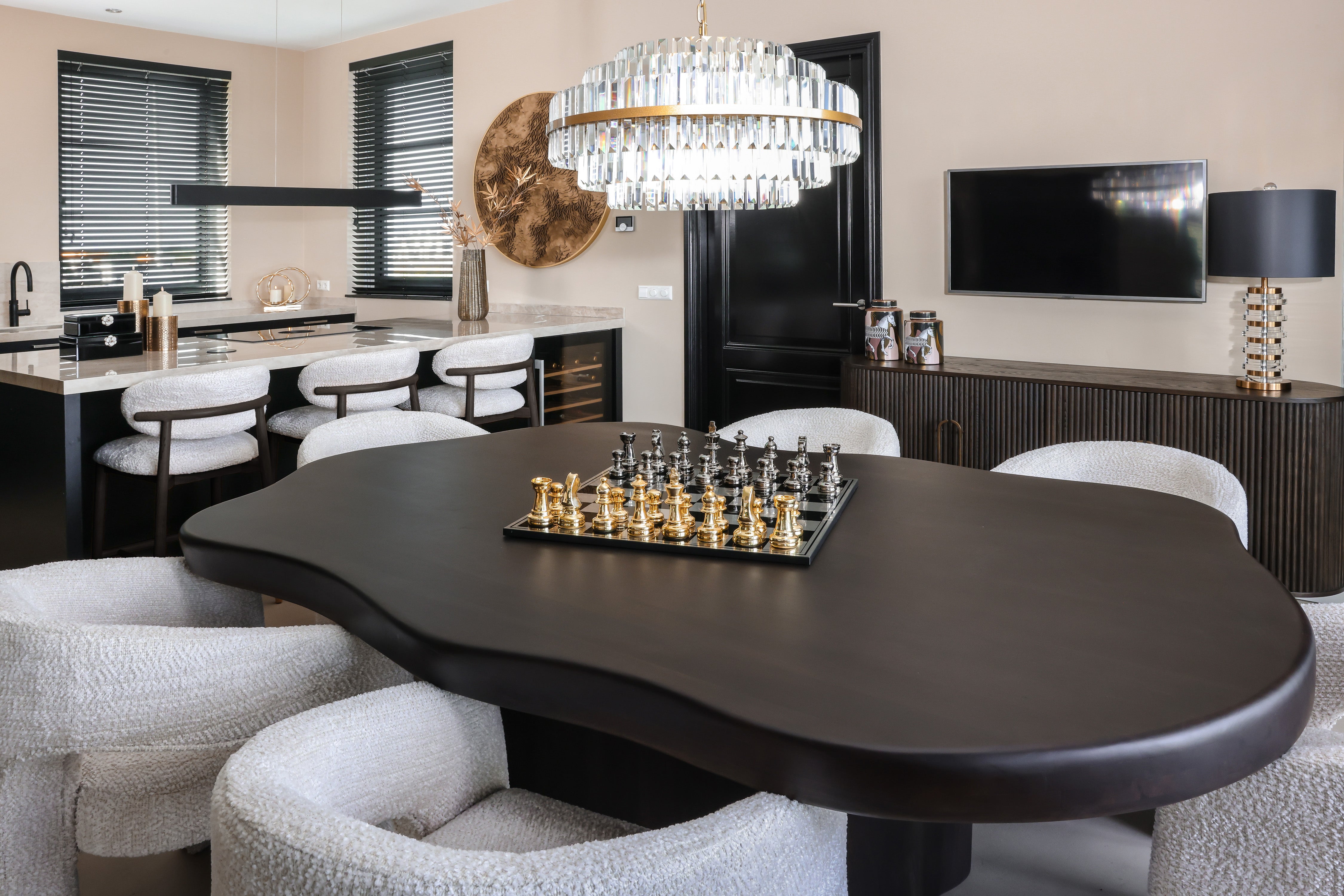 Eettafel Sherman – 230 x 139 cm  Organisch gevormd acaciahout