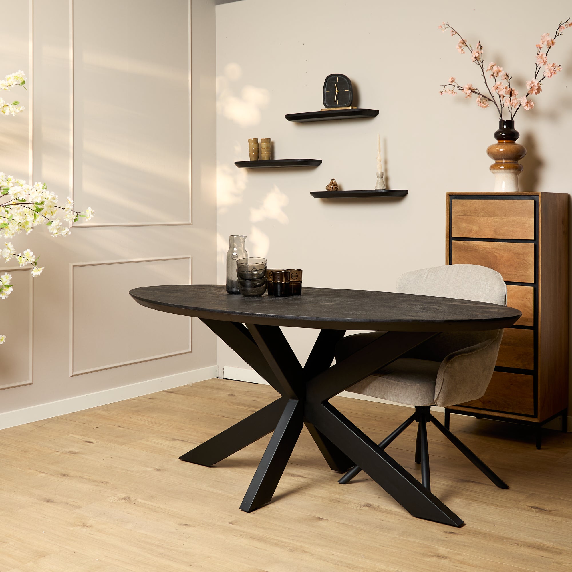 Eettafel Brandy Black | | Ovaal