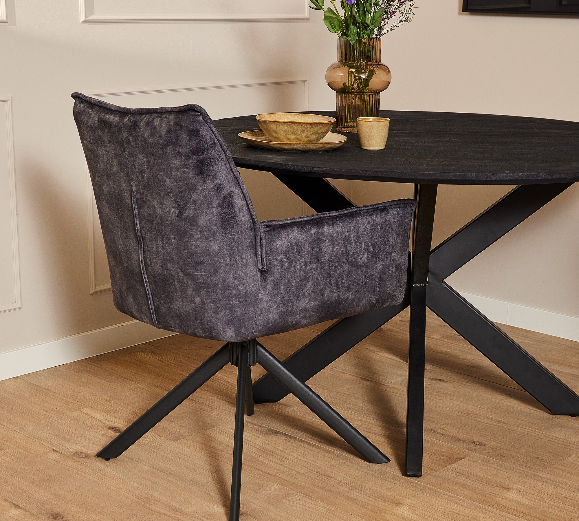 Eetkamerstoel Dani Velvet | Antraciet | Met armleuning