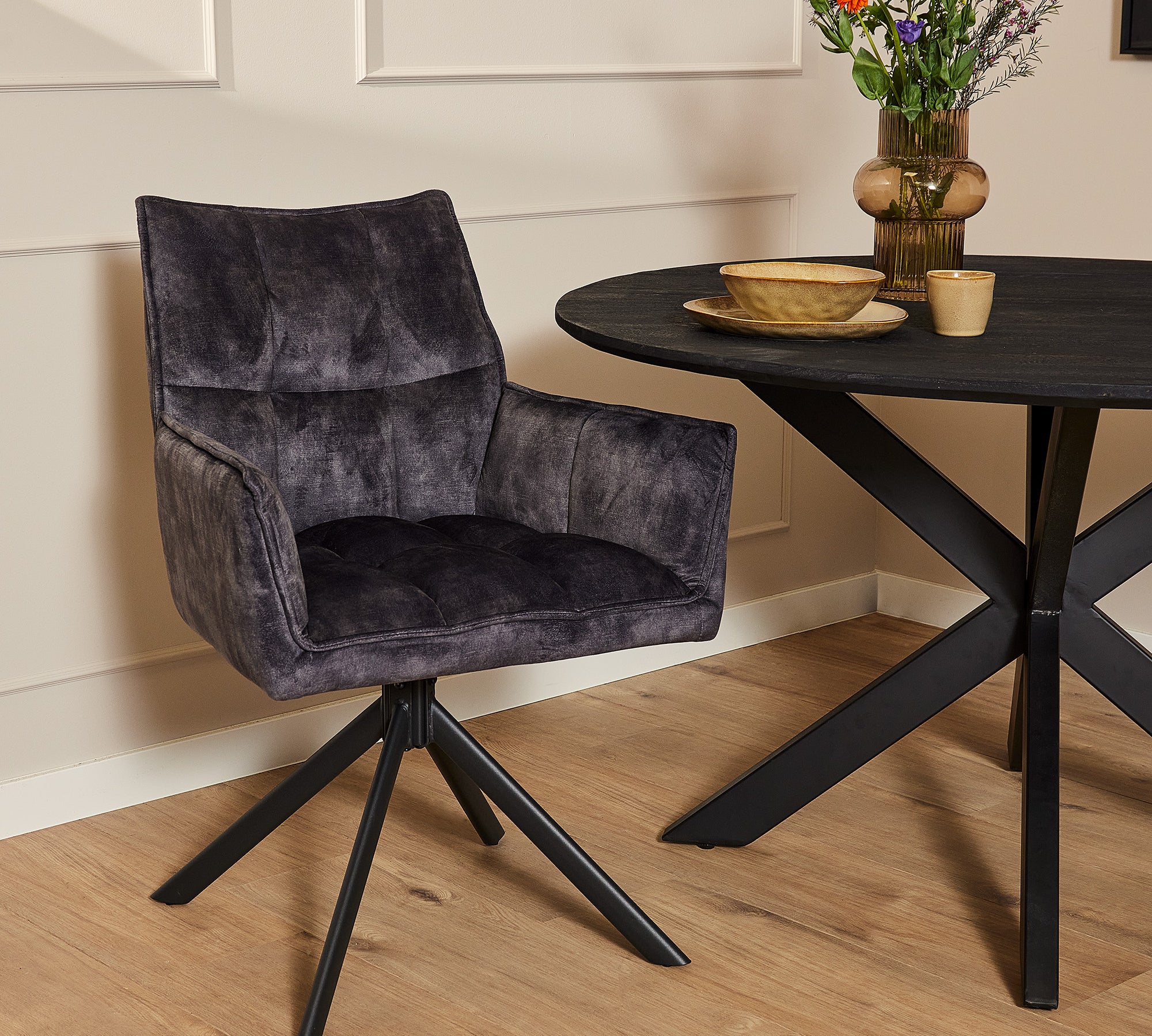 Eetkamerstoel Dani Velvet | Antraciet | Met armleuning