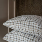 Kussen Juno natural 50x50 (Peacock 01 nature)