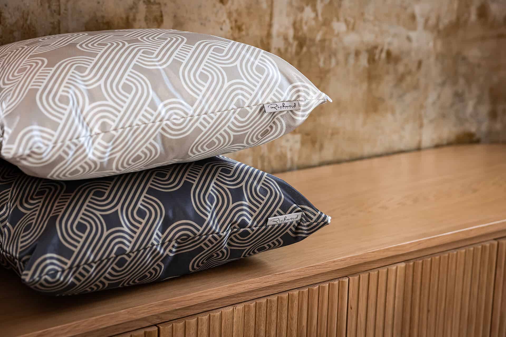 Kussen Meagan 50x50 (Monaco 23050 Chained Quadrant 75 - 8022 Twig)