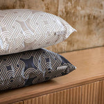 Kussen Meagan 50x50 (Monaco 23050 Chained Quadrant 75 - 8022 Twig)