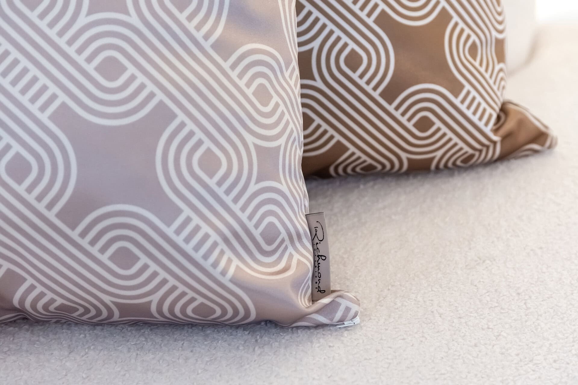 Kussen Marsha 50x50 (Monaco 23050 Chained Quadrant 75 - 8006 Sand)