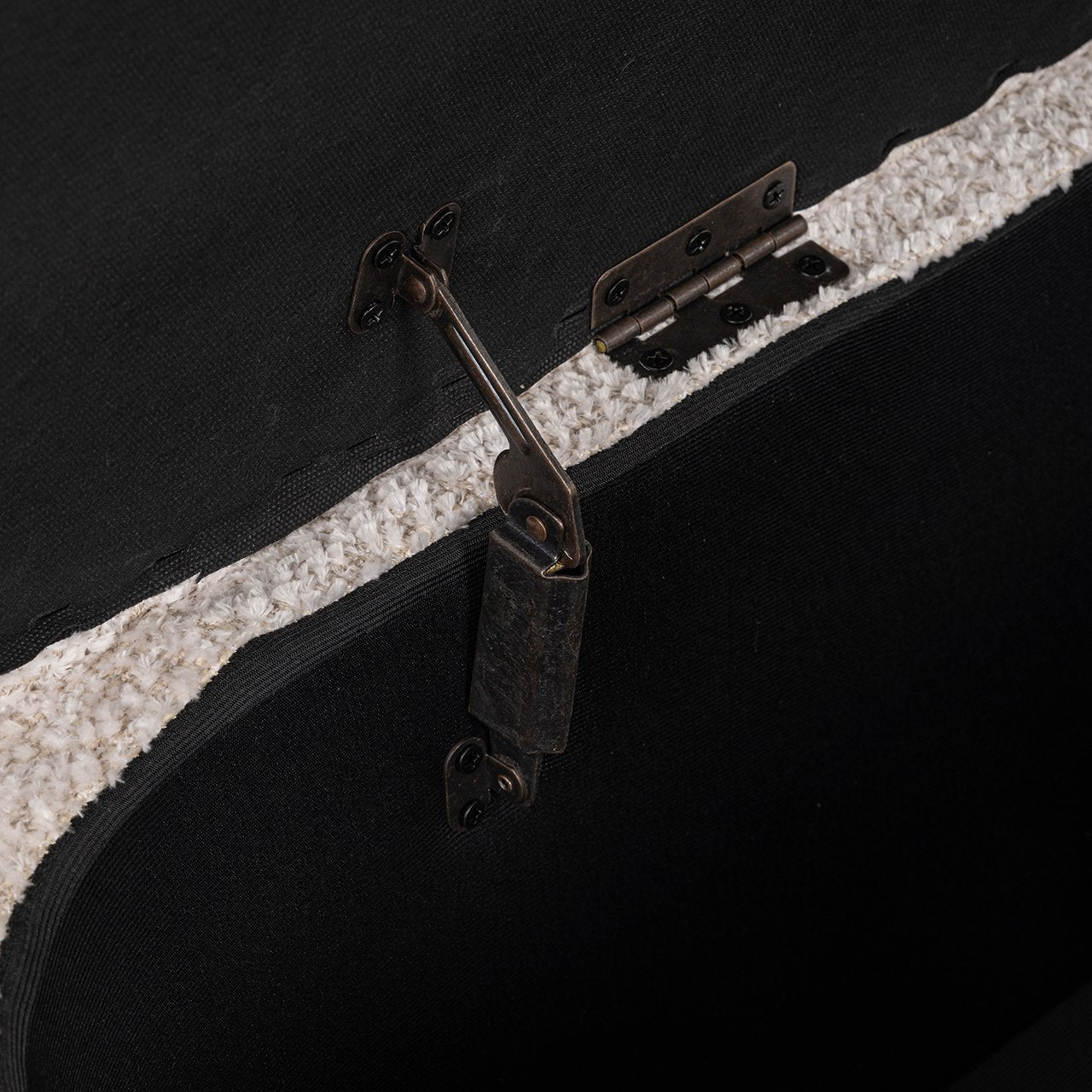 Poef Camile lovely cream (Be Lovely 11 Cream)