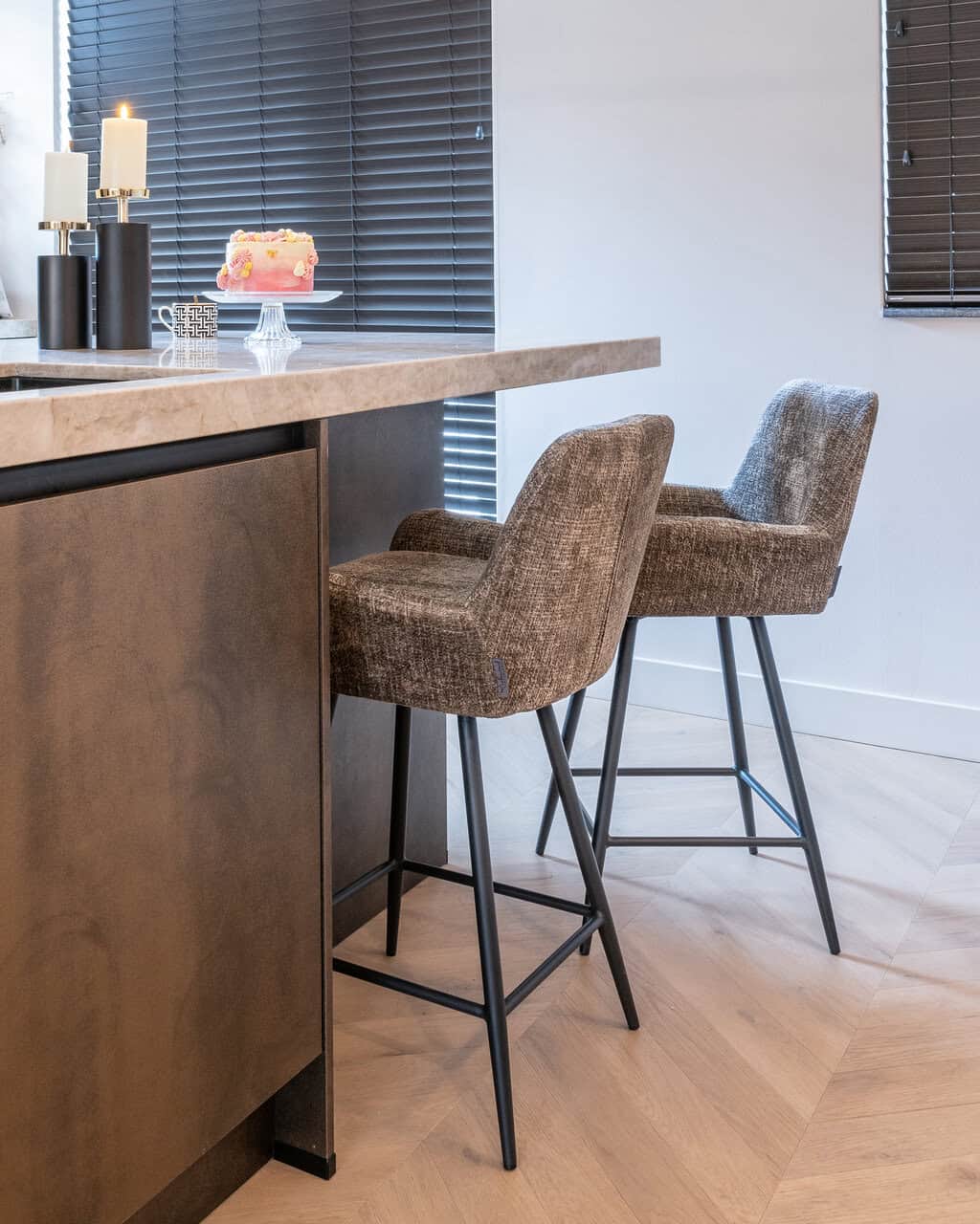 Kandelaar Caya groot (Black/gold)