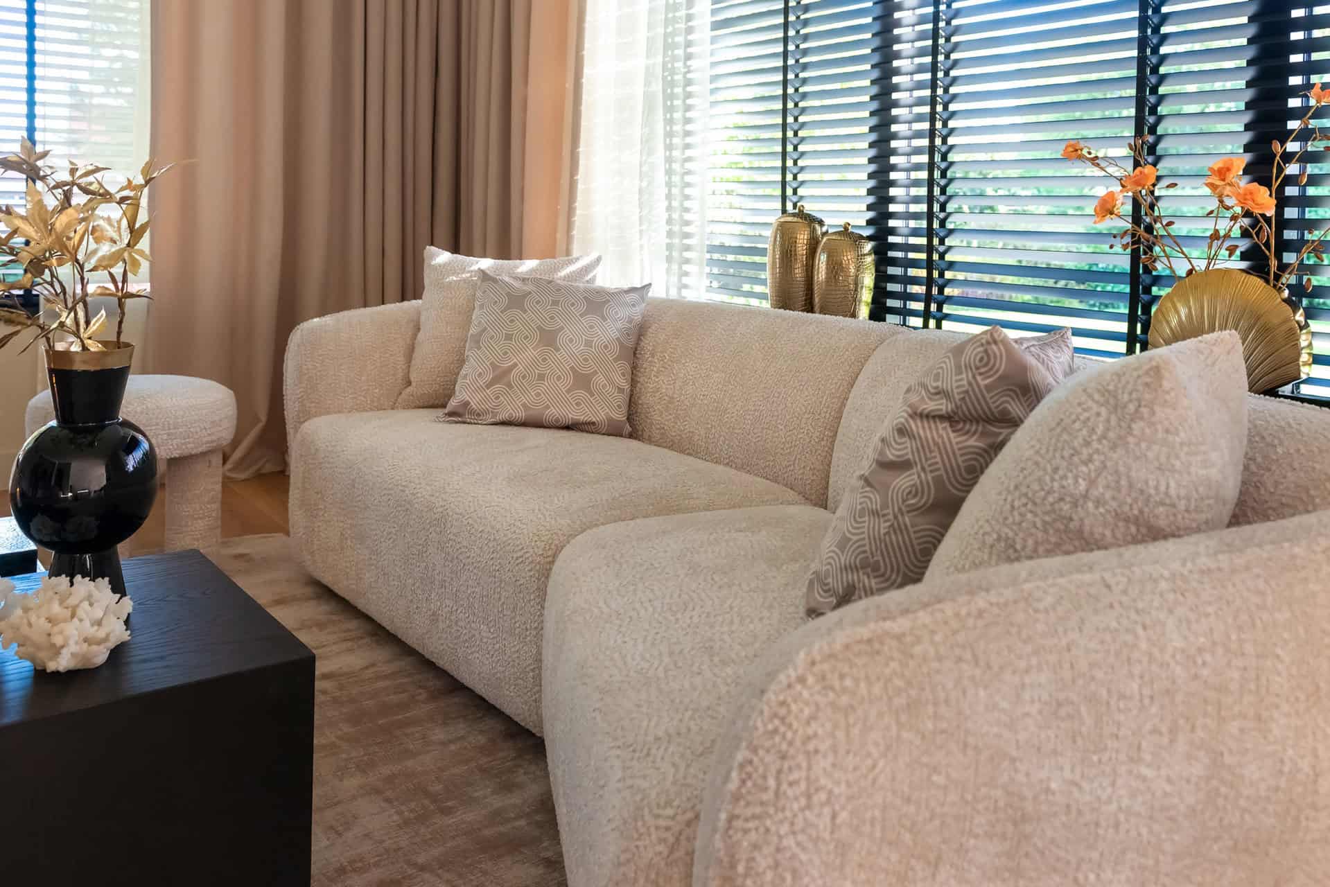 Kussen Mindy 50x50 (Monaco 23050 Chained Quadrant 75 - 0005 Cream)